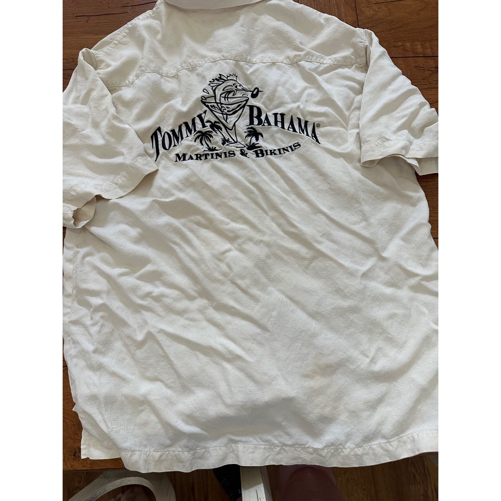 tommy‎ bahama medium 100% sulk cream shirt with nack embroidery